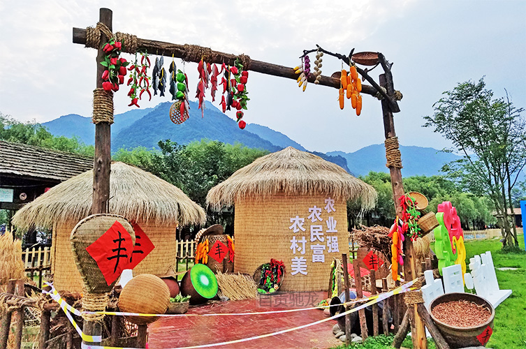 四川農民豐收節稻草藝術裝置製作簡介!(圖1) 四川農民豐收節稻草藝術裝置製作簡介!(圖1)